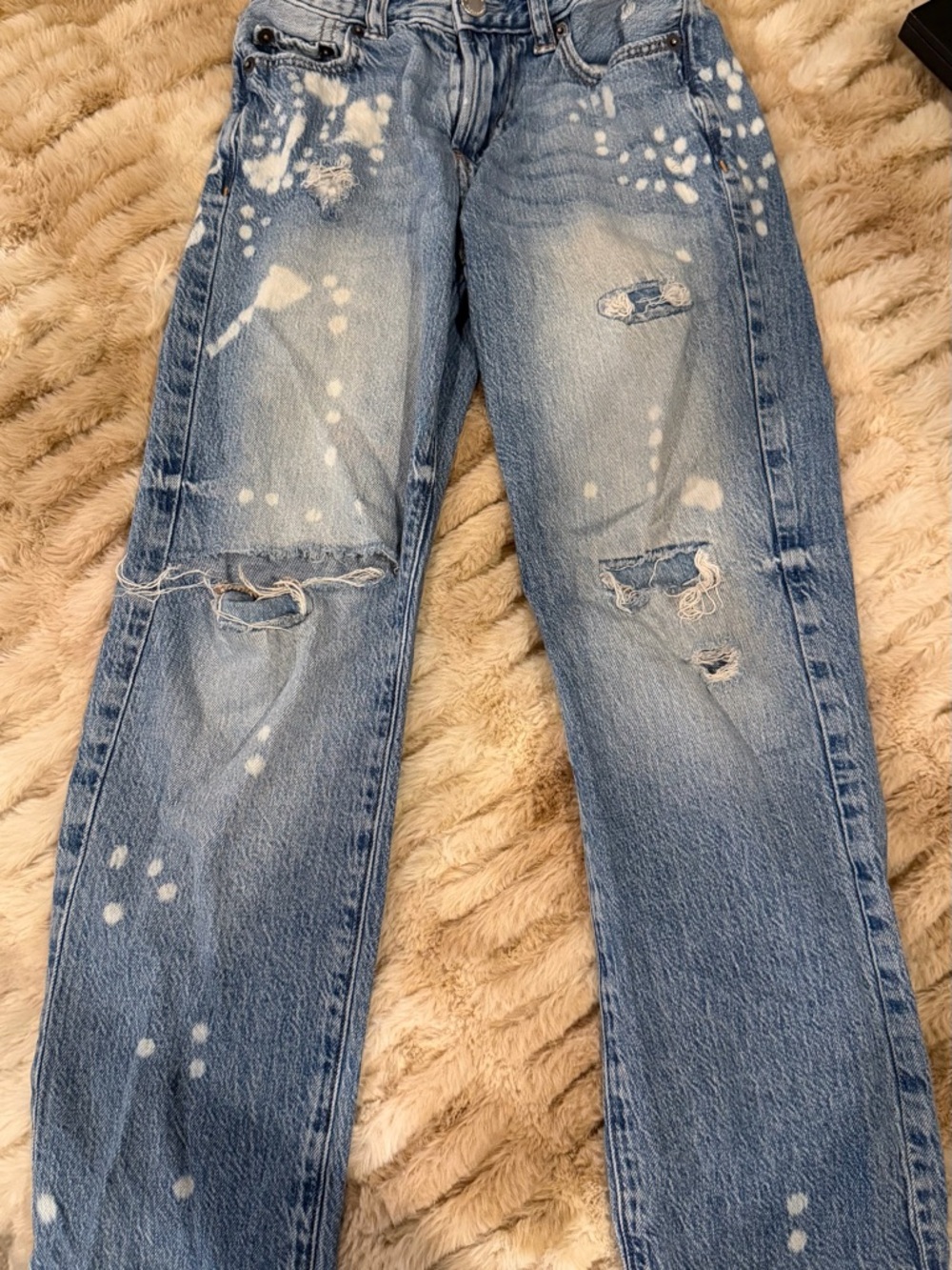 abercrombie boys Distressed Bleached Light Blue Jeans - Loose fit 7/8